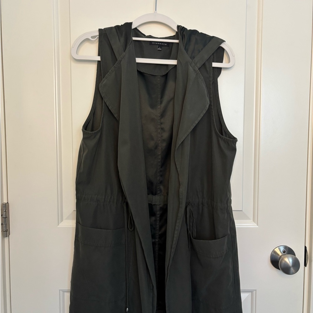 Staccato Women's Sleeveless Green Jacket